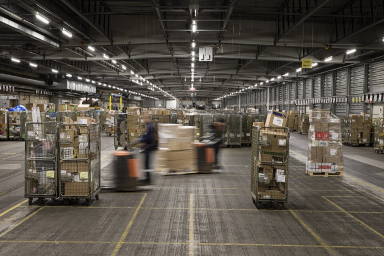 Luminaires à LED pour halls au secteur industriel et aux usines